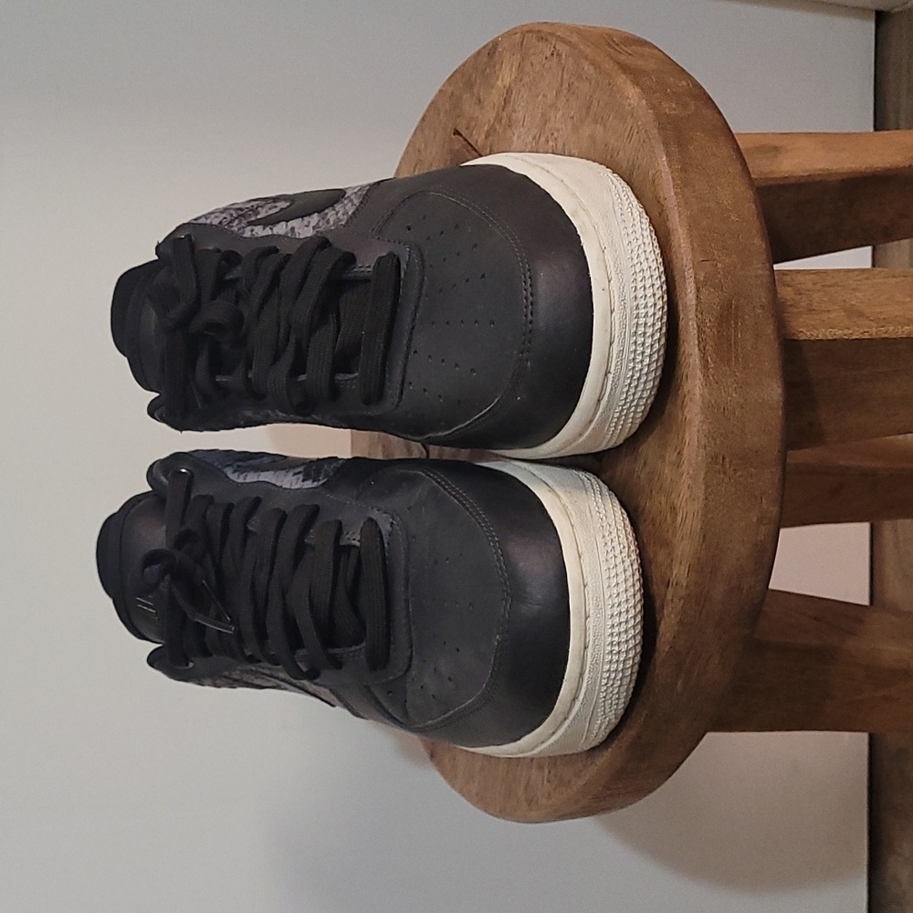 NIKE Air Force Ones